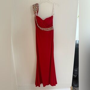 Elegant Red One-Shoulder Evening Dress